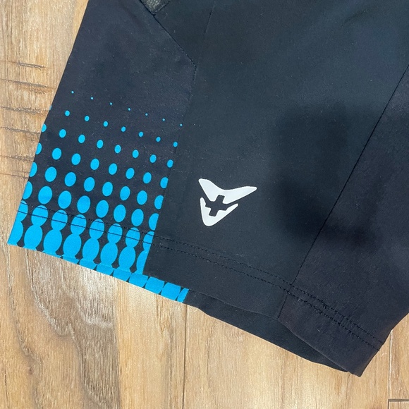 Like New Youth Men's Mountain Biking/Racing Shorts - Picture 3 of 10